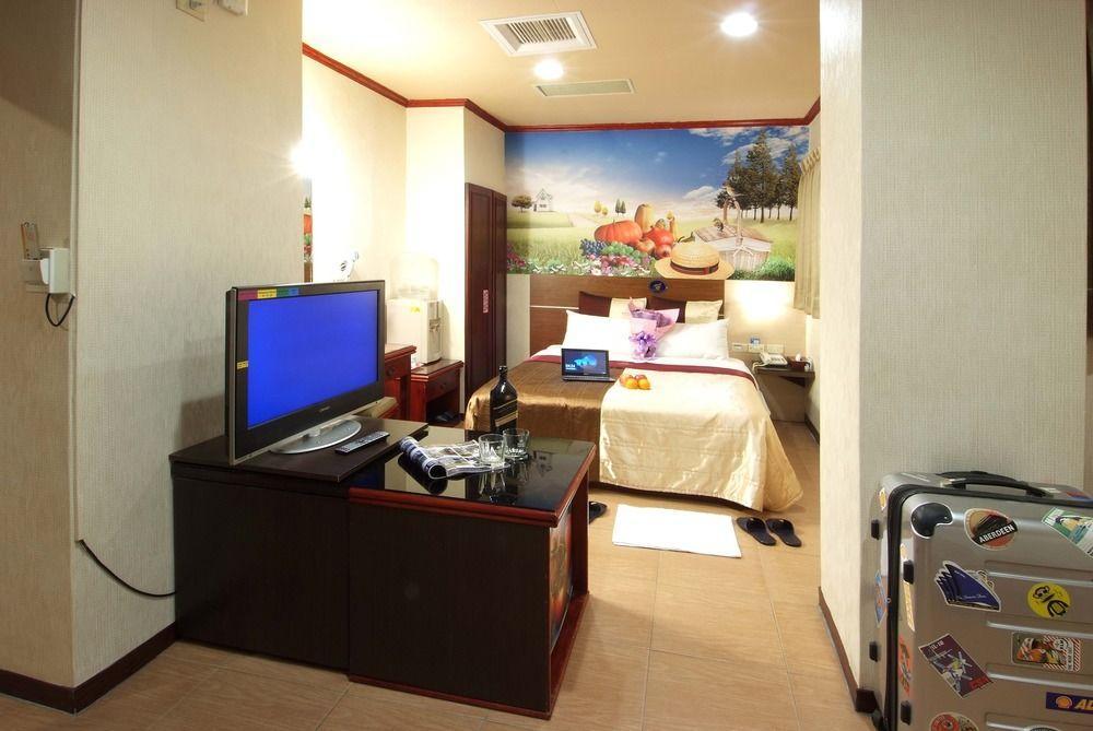 Golden Swallow Hotel Cidade de Hsinchu Exterior foto