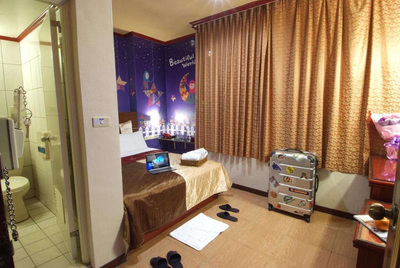 Golden Swallow Hotel Cidade de Hsinchu Exterior foto