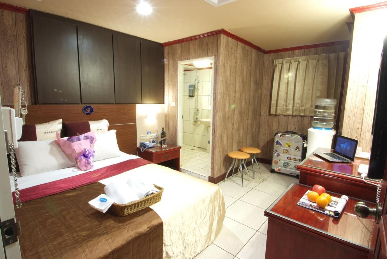 Golden Swallow Hotel Cidade de Hsinchu Exterior foto